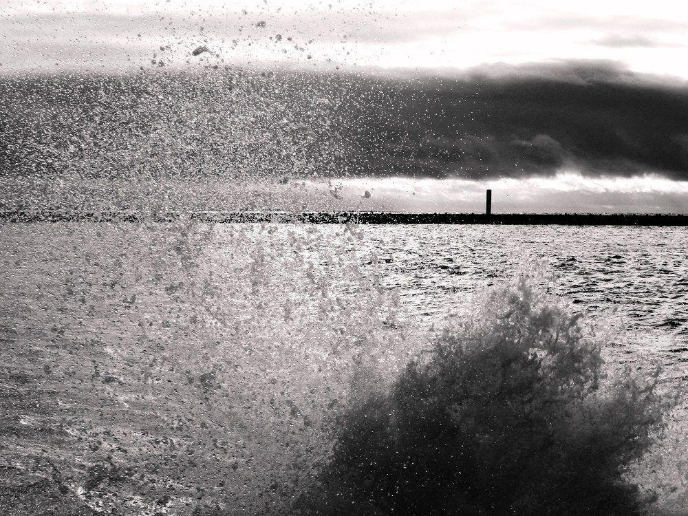 И волн хрустальный перезвон...