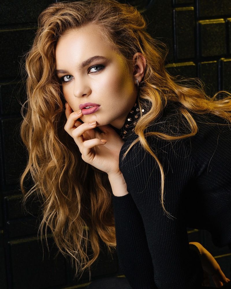 Взрывная блондинка