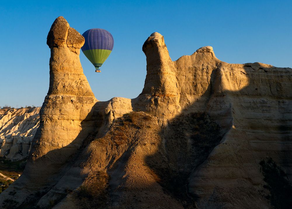 Dawn in vilvet cliffs