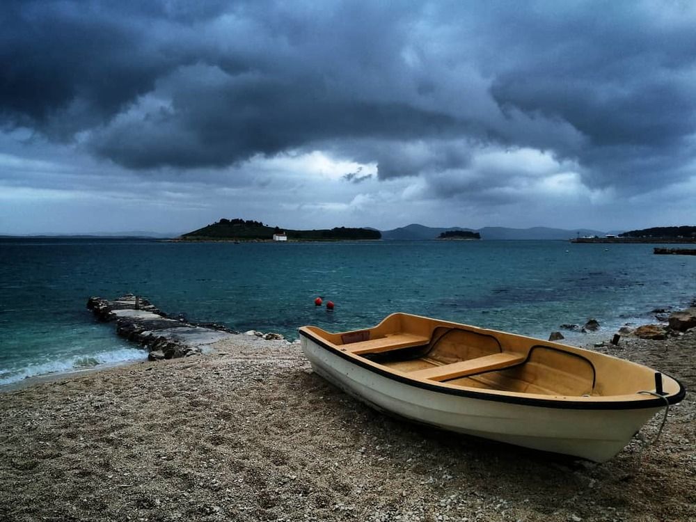 The smell of storm at sea