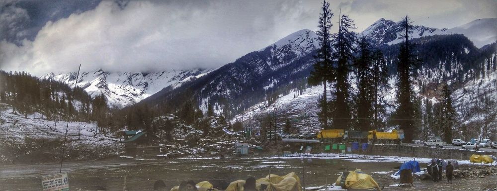 Valley of Mountains & Clouds