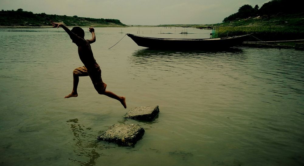 উড়ন্ত শৈশব