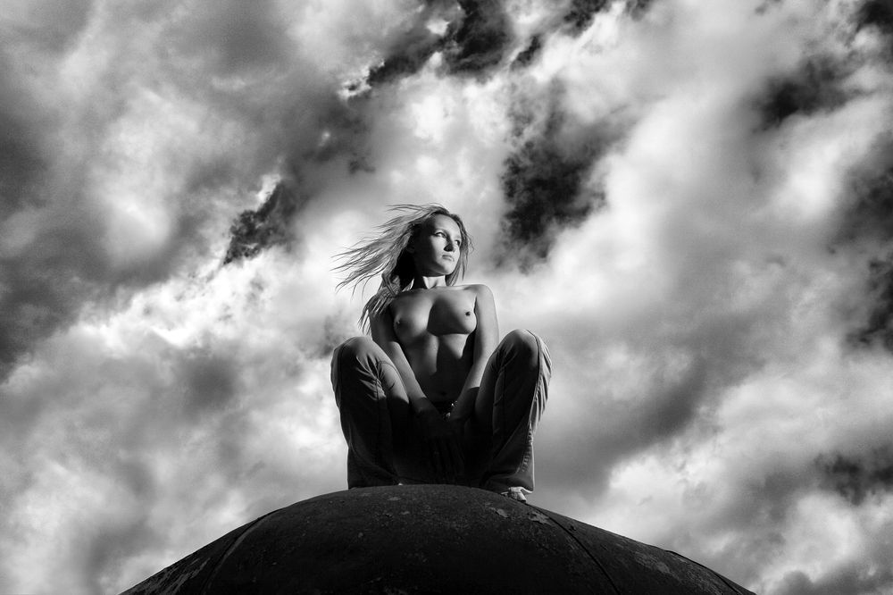 Девушка и небо