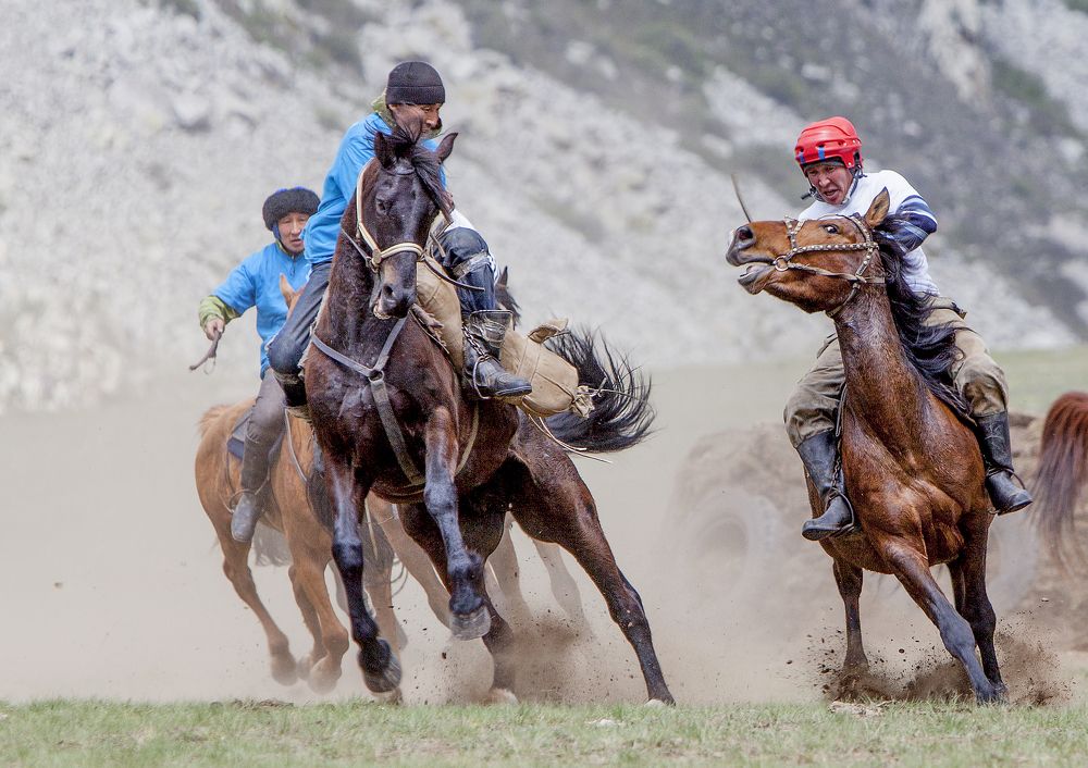 Кок-бору   национальный вид спорта.