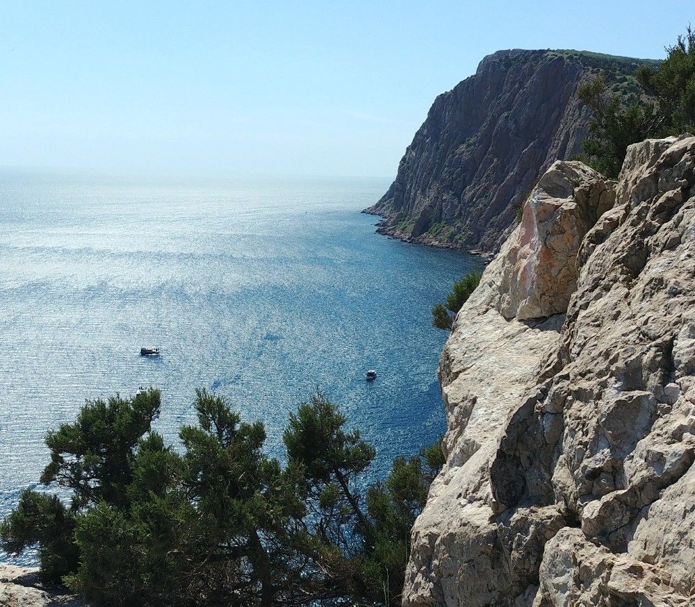 Море и скалы
