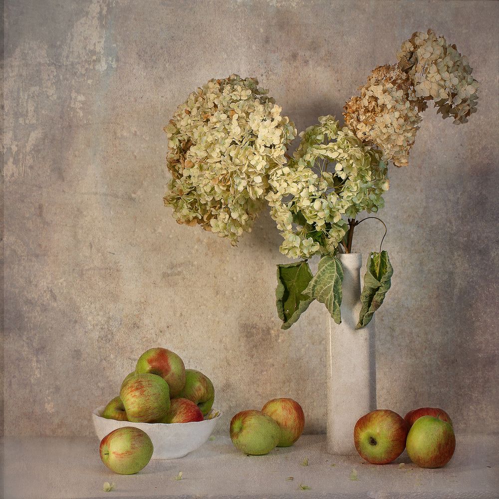 Про яблоки.