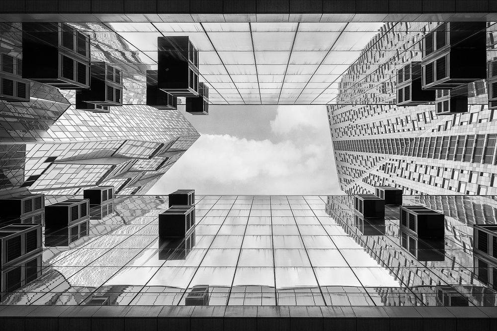 Черно-белая геометрия