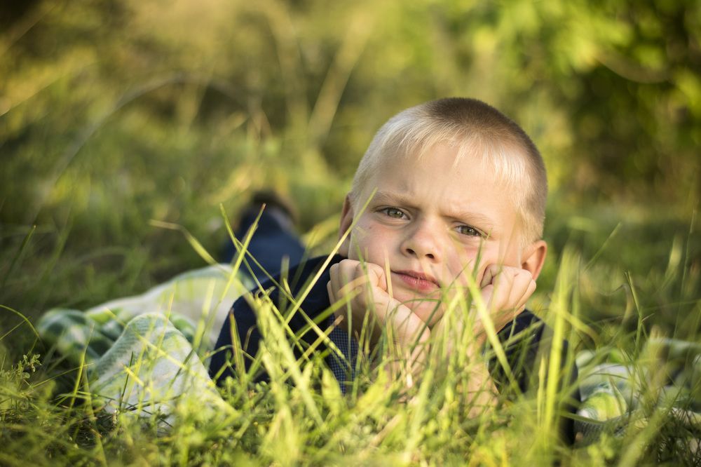Мальчик на солнце