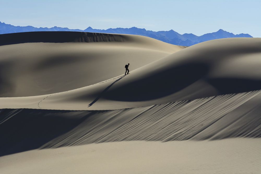 Горячее солнце, горячий песок...