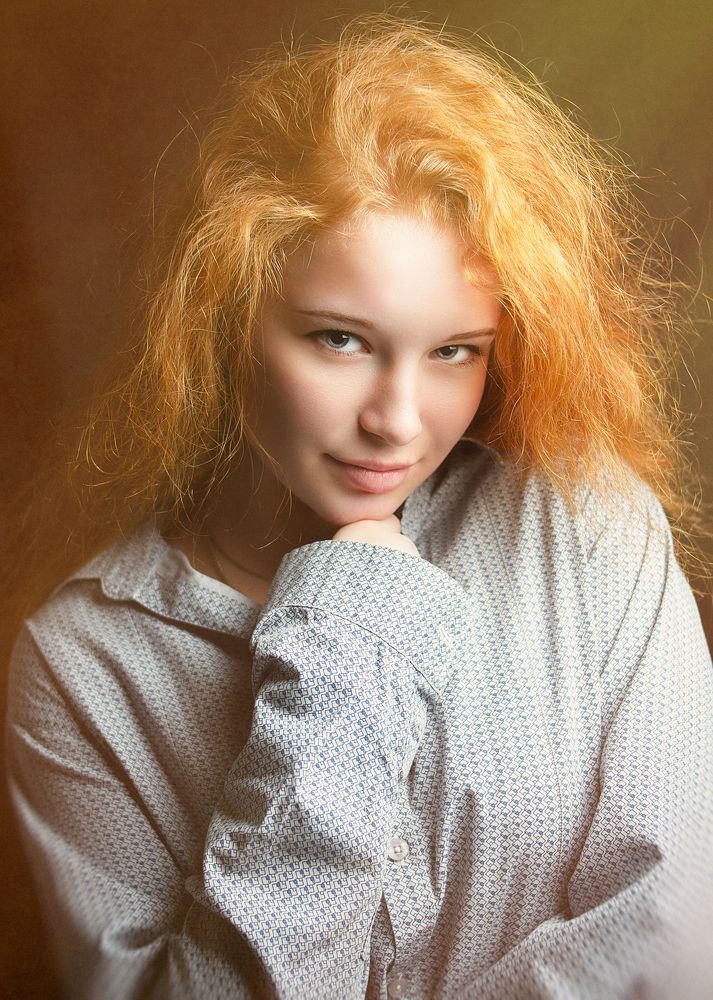 Девушка в рубашке