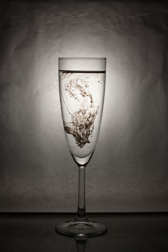 Абстракция в воде из чернильных капель