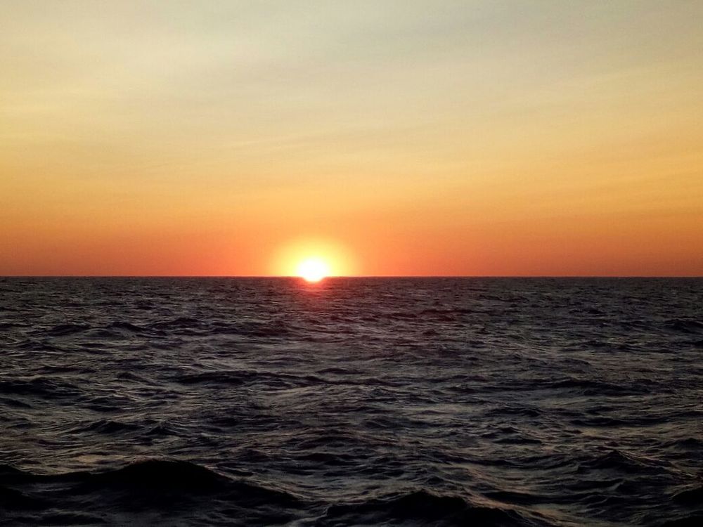 рассвет на море
