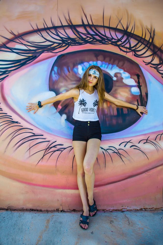 Око и девушка