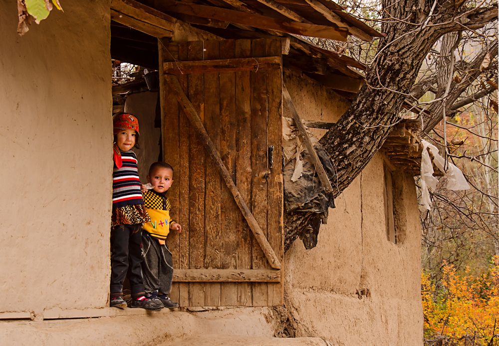 Детство везде счастливое.