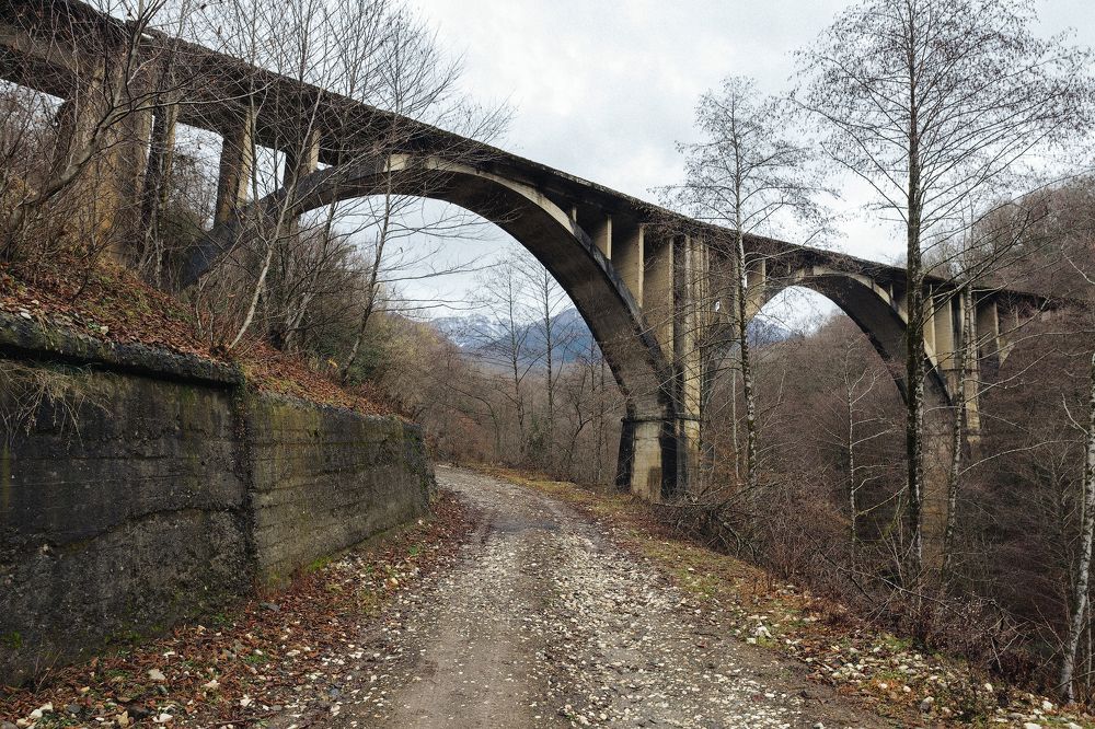 Заброшенная железная дорога в Абхазии