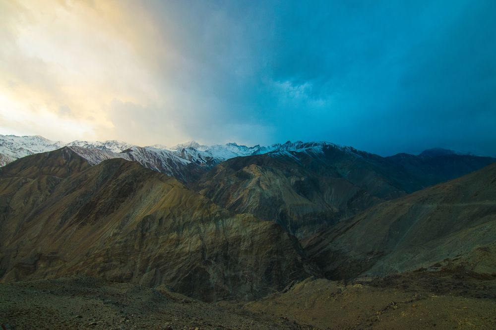 Dramatic atmosphere at Mountains