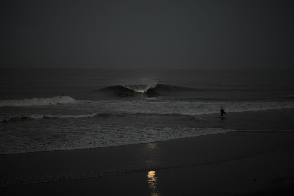 fullmoon surfing