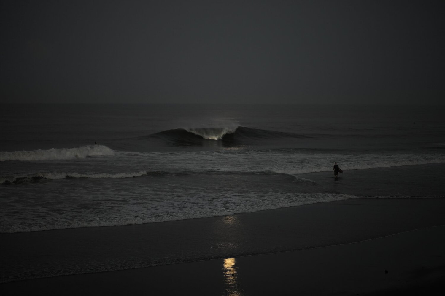 fullmoon surfing