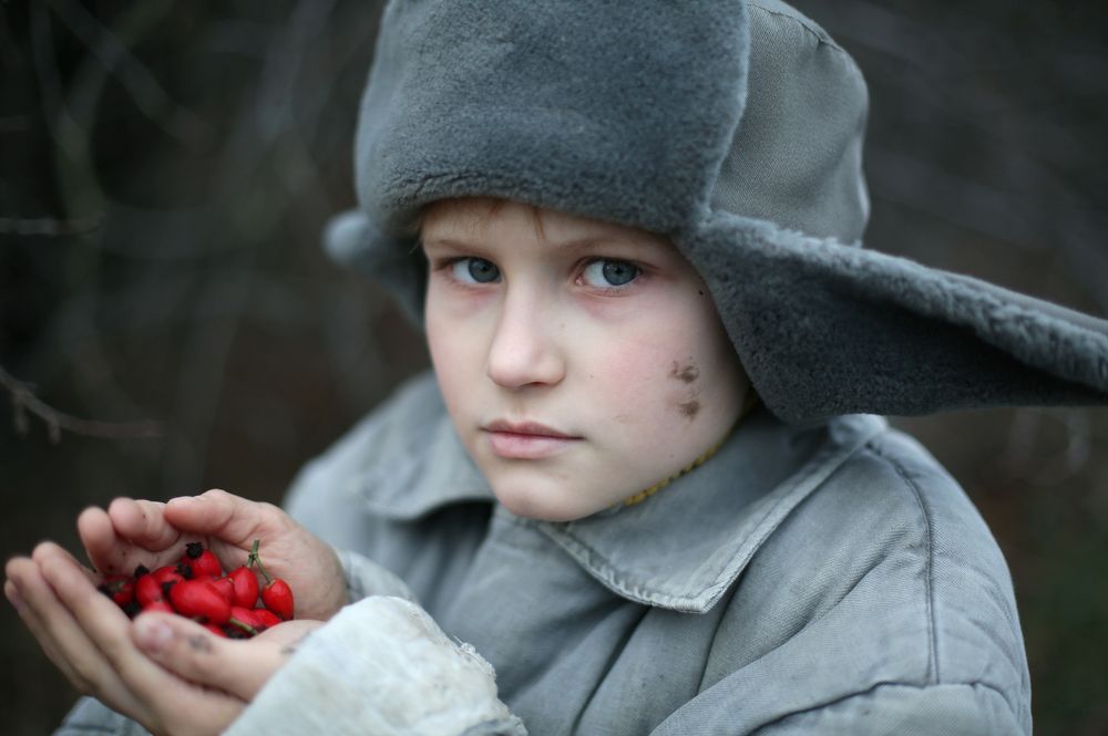 Мальчик с шиповником