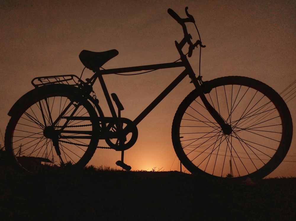Cylce in setting sun...