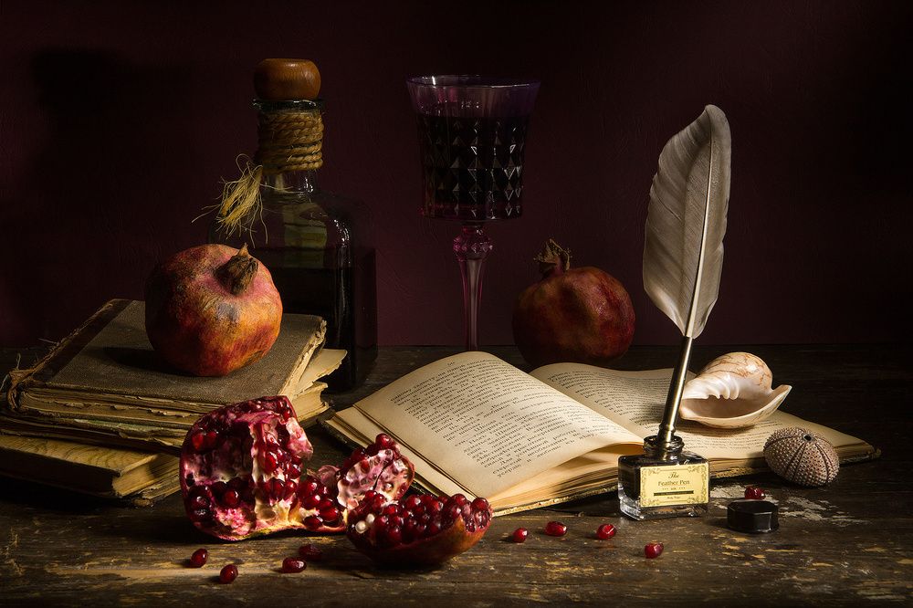 Натюрморт с гранатами