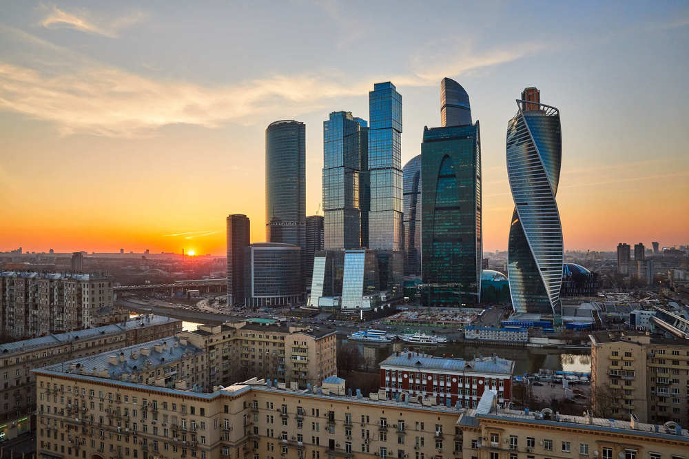 Ночь опускается на город