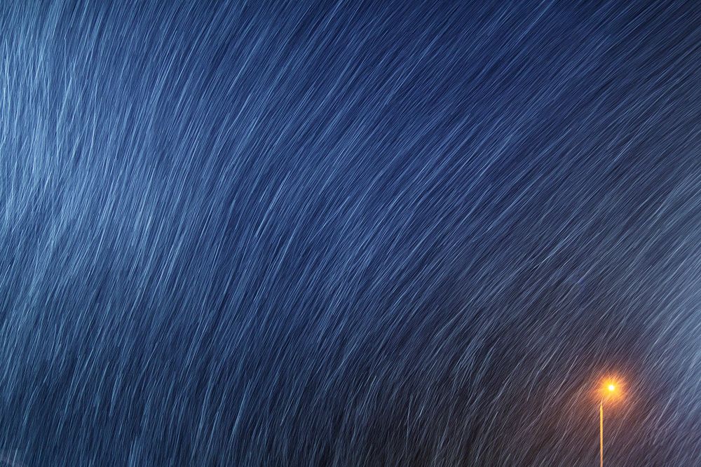 Гореть под дождём