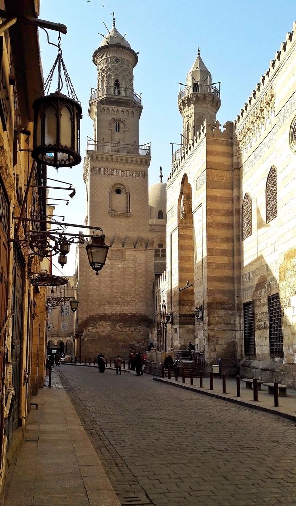 الصورة لشارع المعز لدين الله الفاطمي صباحآ .. القاهرة الفاطمية .. القاهرة