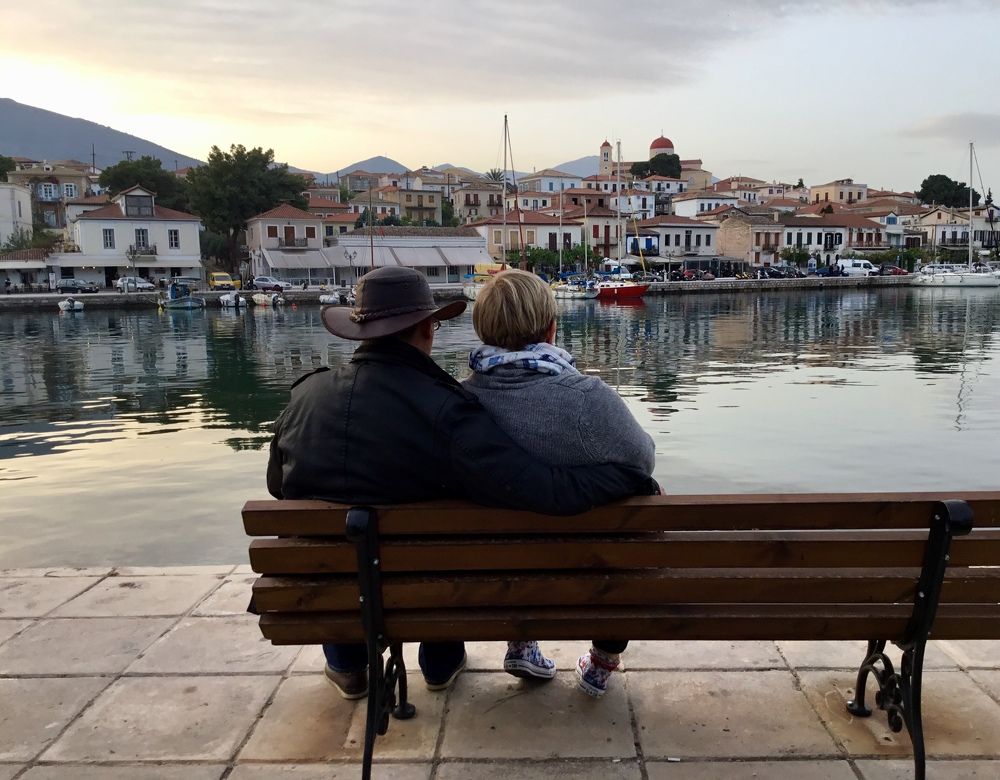 Тихая беседа.