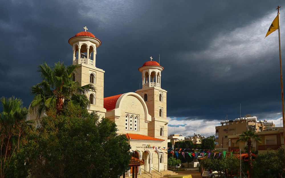 Храм и Буря