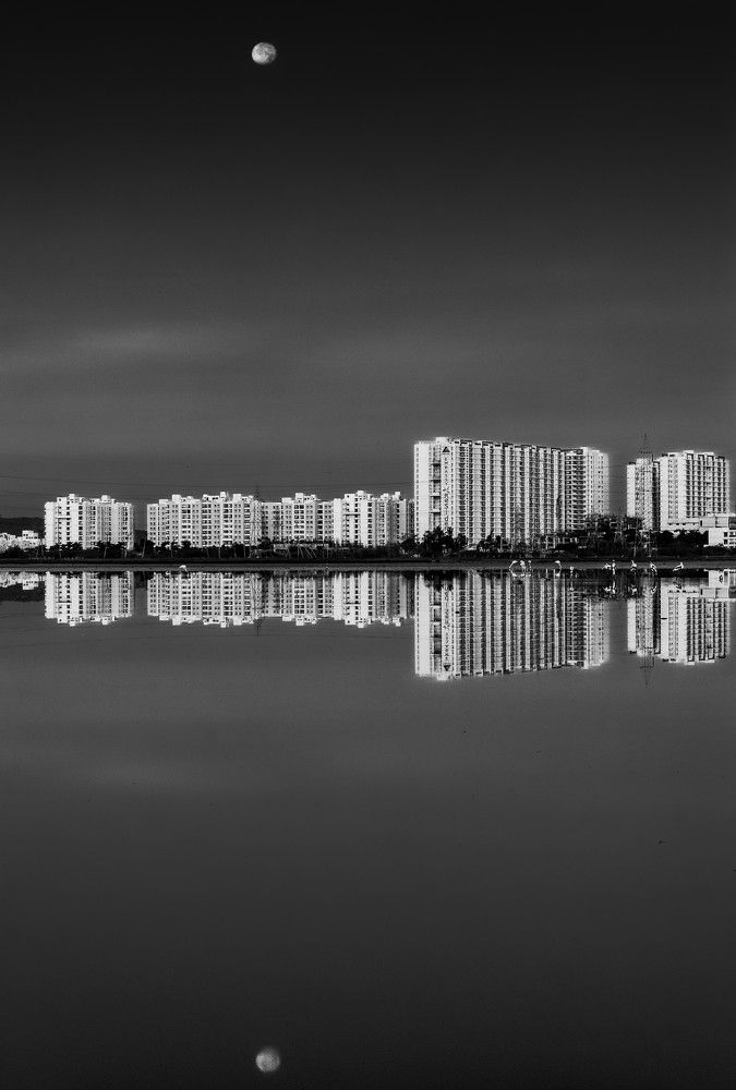 The Mirror view in night