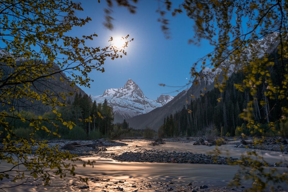 Луна в зените