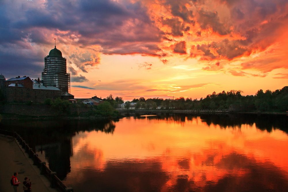 Вечернее зарево над Выборгом...