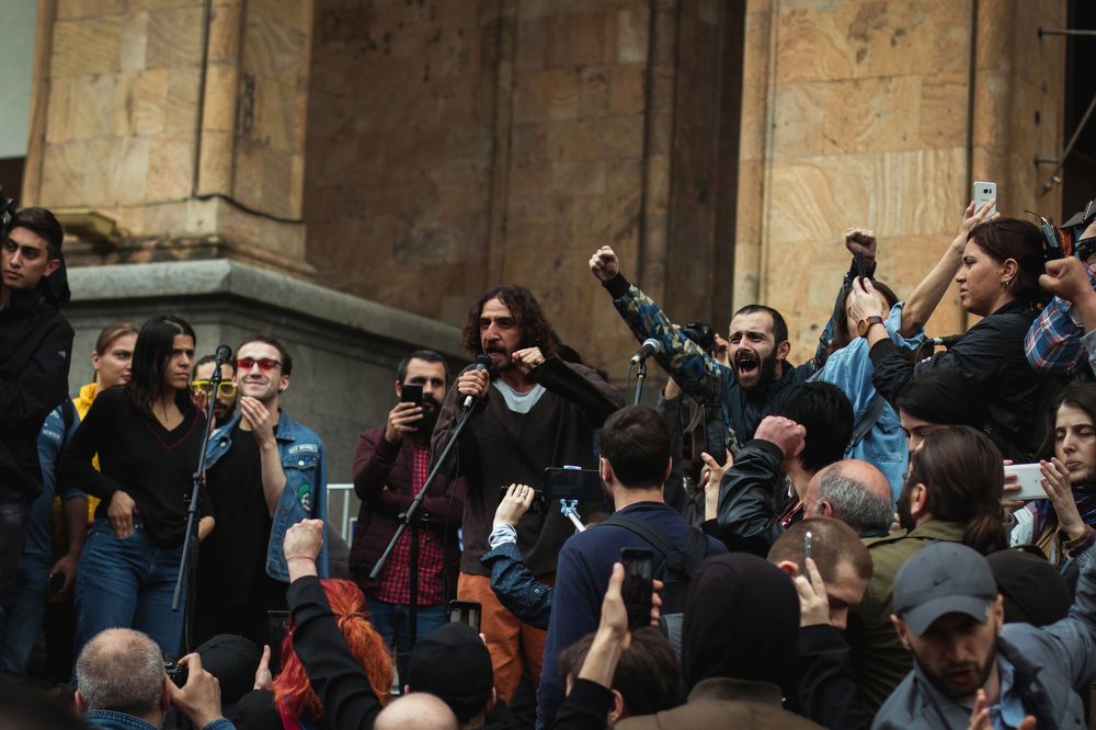 Against a repression. For the Freedom.