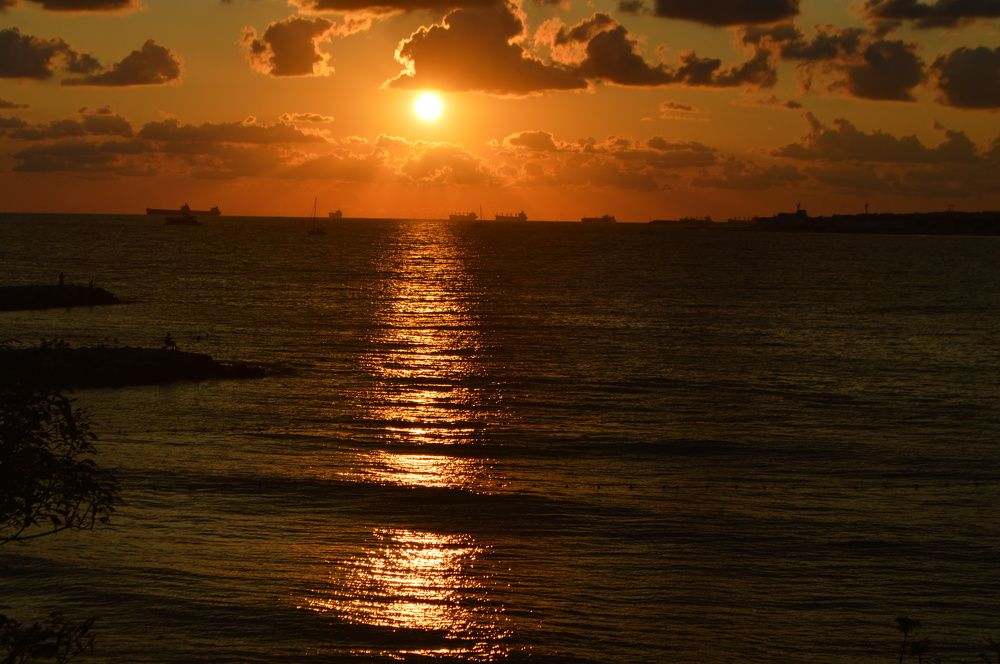 Караван на закате