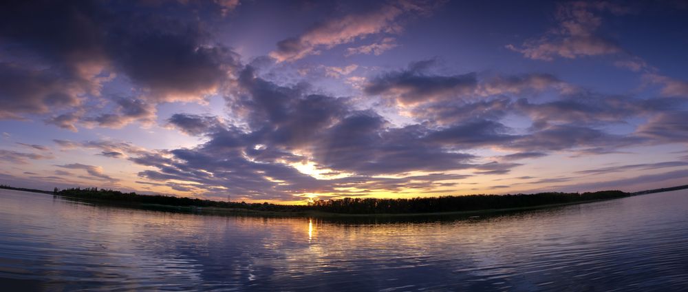 Вечер над рекой
