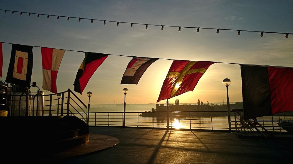 Восход на море