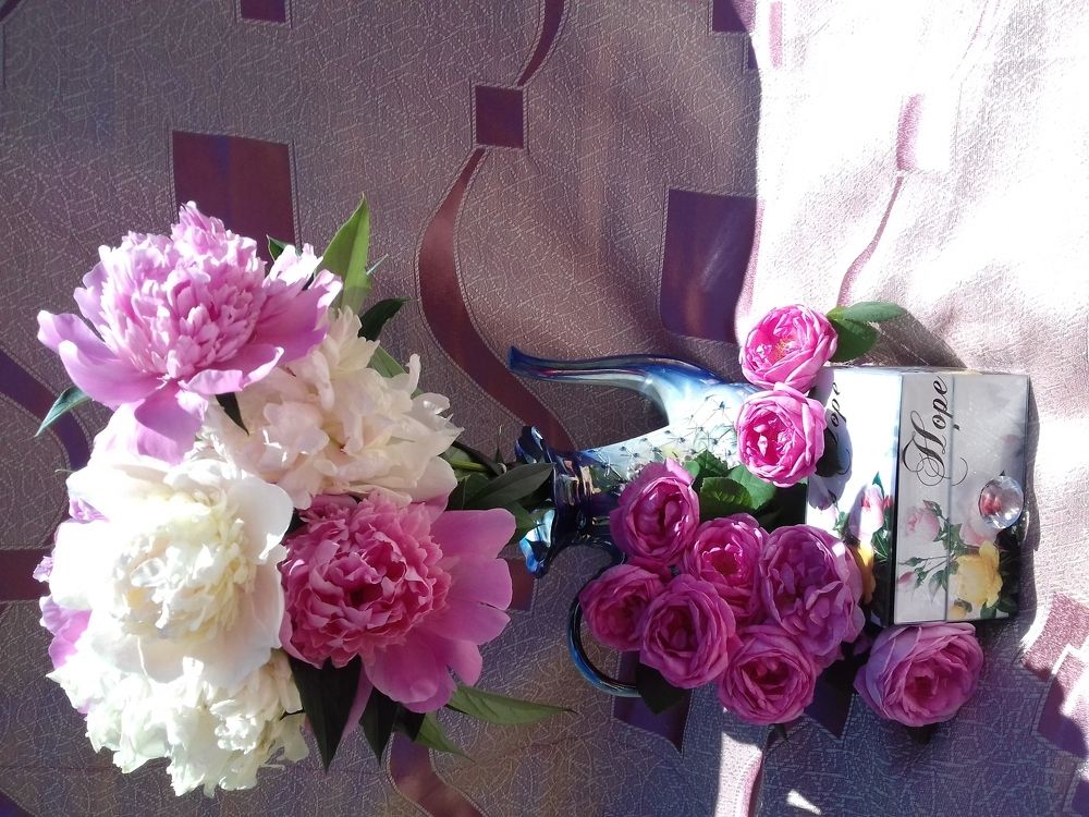 Кувшин с цветами