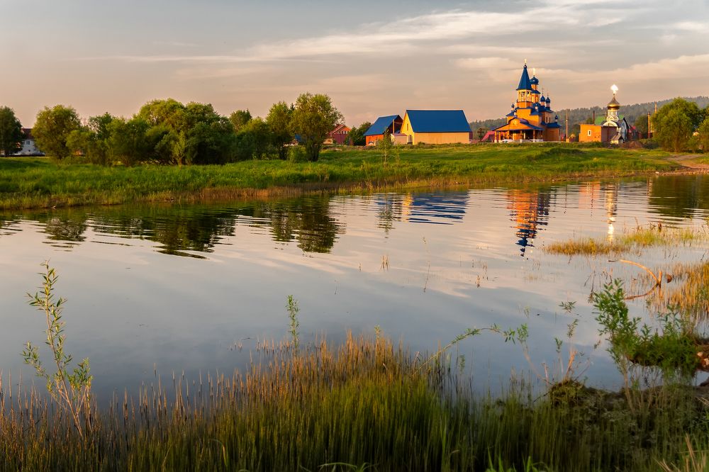 река Назас.  Храм Казанской ик.Божией Матери(г.Междуреченск)