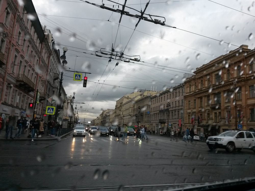 На улицах Питера