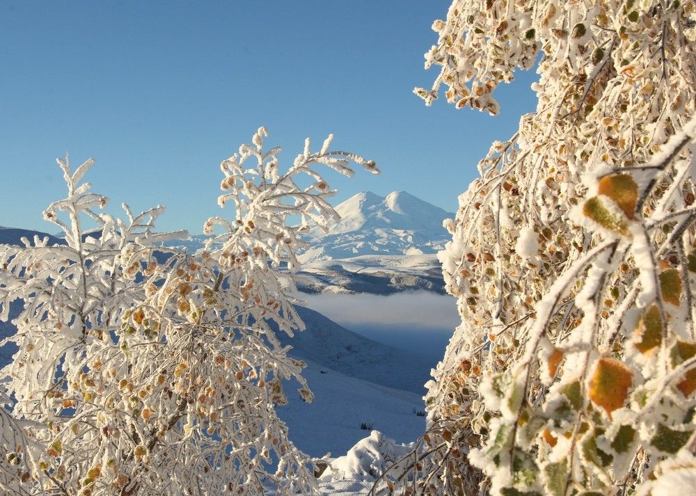 Эльбрус в морозный день
