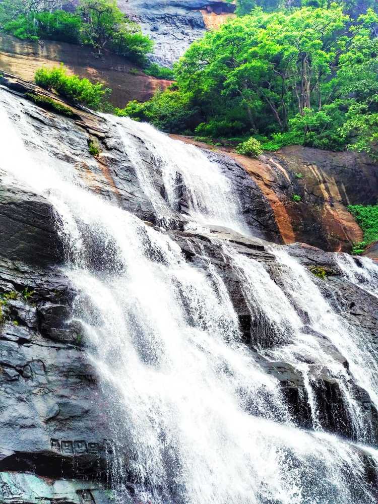 Falls on mountain