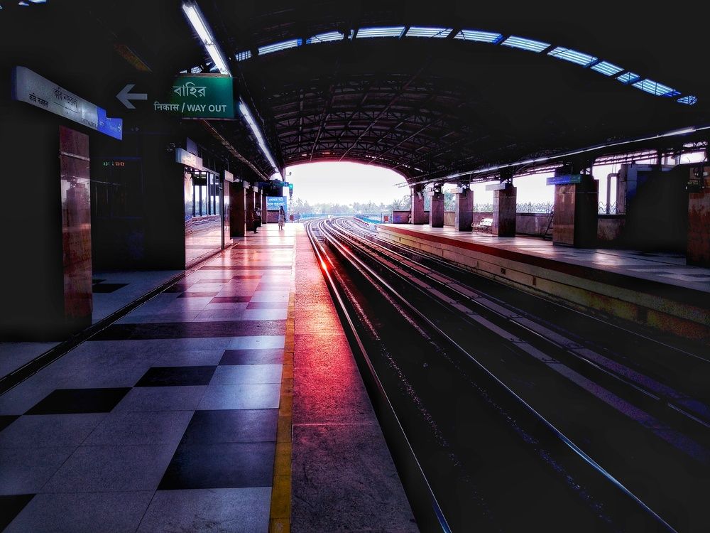 THE COLOURED PLATFORM