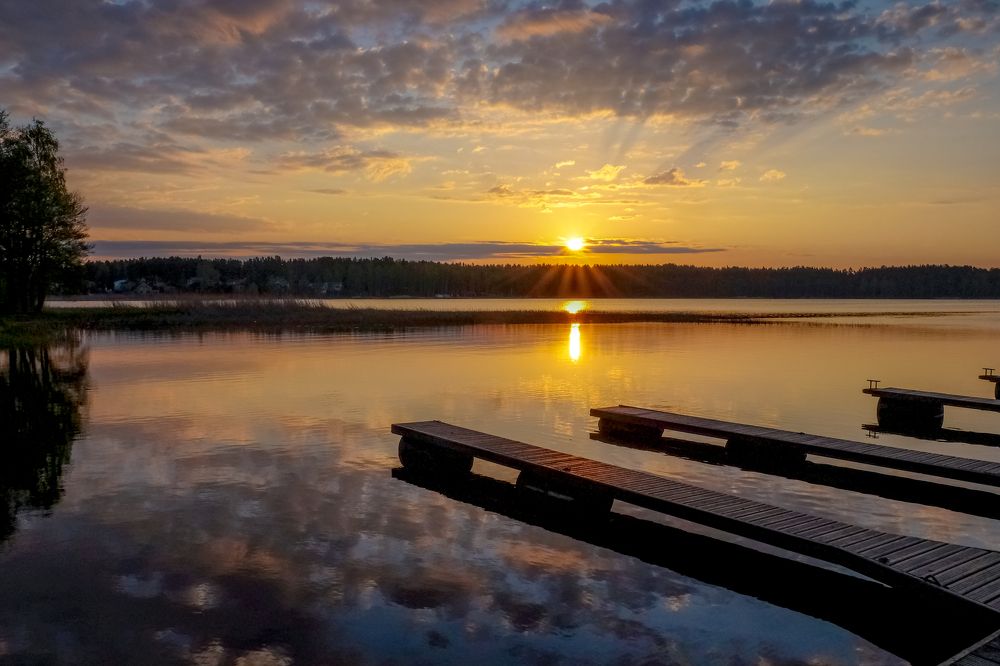 Рассвет на озере