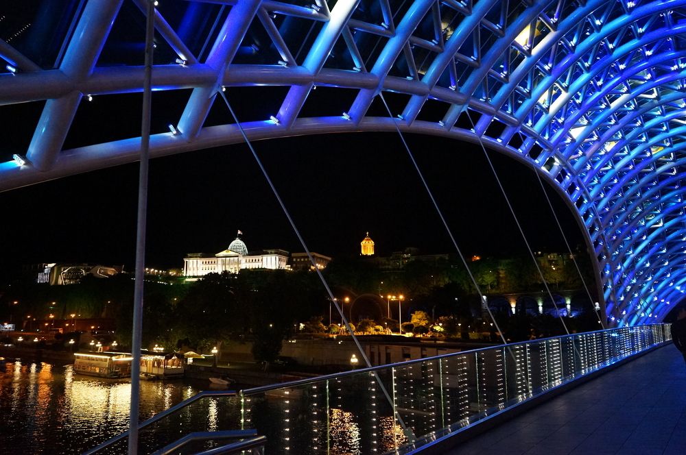 Пешеходный мост через Куру