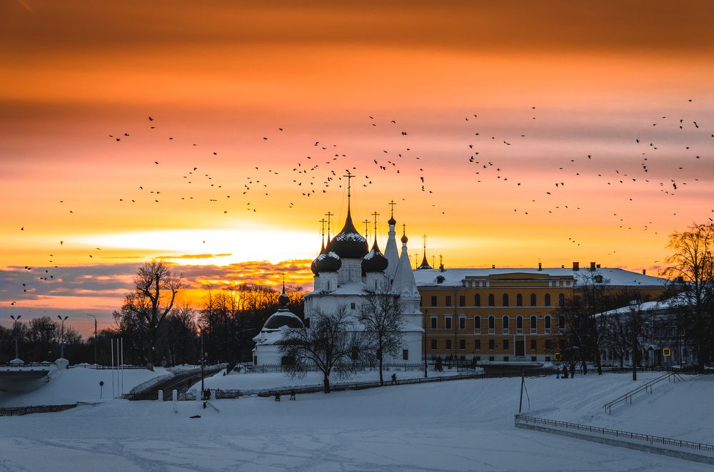 Весенний Закат Над Городом