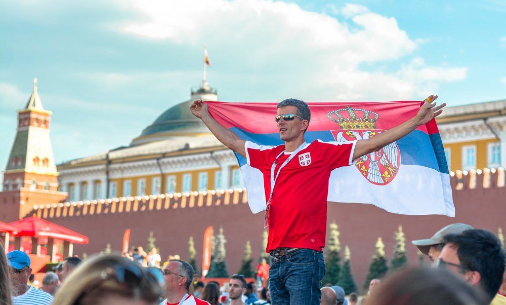 Сербы топят за своих