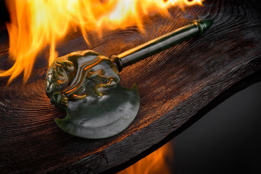 Нефритовый ритуальный топор