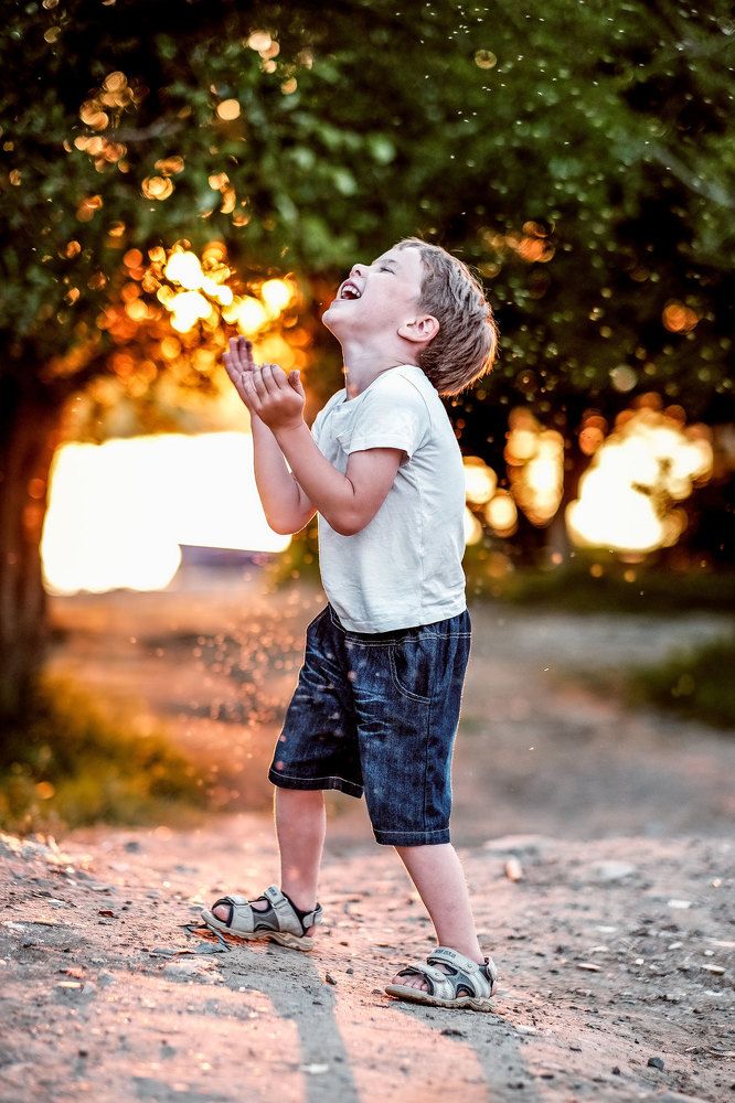 танцы с мошками