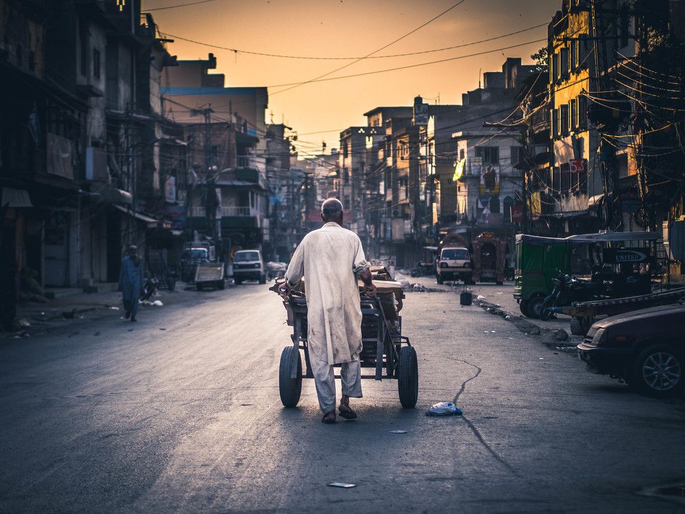 Early morning on the streets of Rawalpindi